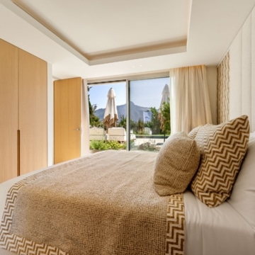 Striking five-bedroom villa located in the prestigious enclave of Nueva Andalucía Picture 33