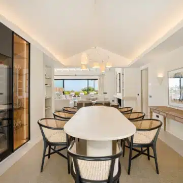 Beautiful villa nestled just minutes from the renowned Los Naranjos Golf Course in Nueva Andalucía Picture 31