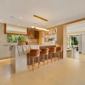Striking five-bedroom villa located in the prestigious enclave of Nueva Andalucía Picture 1