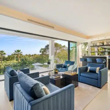 Contemporary villa in a secure community with breathtaking frontline panoramic golf views in Nueva Andalucia Picture 16