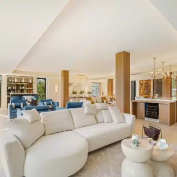 Contemporary villa in a secure community with breathtaking frontline panoramic golf views in Nueva Andalucia Picture 12