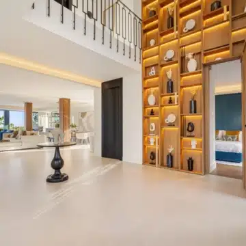 Contemporary villa in a secure community with breathtaking frontline panoramic golf views in Nueva Andalucia Picture 10