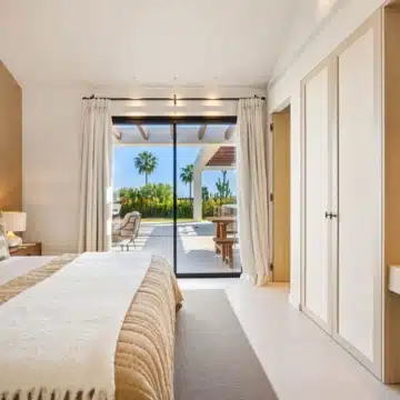 Beautiful villa nestled just minutes from the renowned Los Naranjos Golf Course in Nueva Andalucía Picture 35