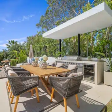 Contemporary villa in a secure community with breathtaking frontline panoramic golf views in Nueva Andalucia Picture 7