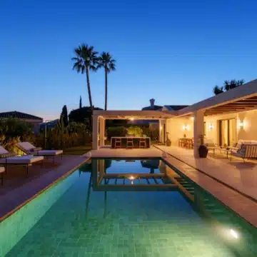 Beautiful villa nestled just minutes from the renowned Los Naranjos Golf Course in Nueva Andalucía Picture 21