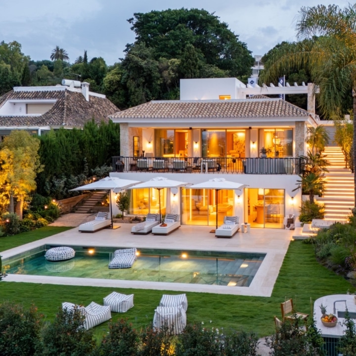 Striking five-bedroom villa located in the prestigious enclave of Nueva Andalucía Picture