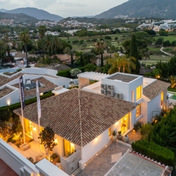 Striking five-bedroom villa located in the prestigious enclave of Nueva Andalucía Picture 64