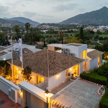 Striking five-bedroom villa located in the prestigious enclave of Nueva Andalucía Picture 65