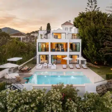 Contemporary villa in a secure community with breathtaking frontline panoramic golf views in Nueva Andalucia Picture 53