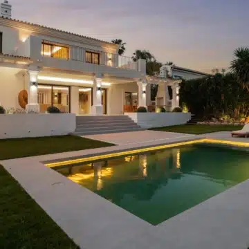 Luxury villa with captivating sea views nestled in the prestigious enclave of Nueva Andalucía, Marbella Picture 12