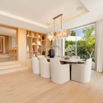 Striking five-bedroom villa located in the prestigious enclave of Nueva Andalucía Picture 3