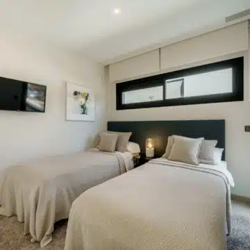 Modern semi-detached villa in the gated community of Banus Bay, Puerto Banus Picture 8