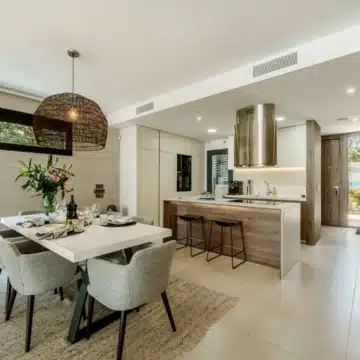 Modern semi-detached villa in the gated community of Banus Bay, Puerto Banus Picture 5