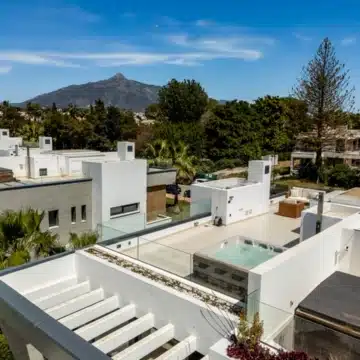Modern semi-detached villa in the gated community of Banus Bay, Puerto Banus Picture 25