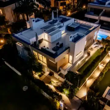 Modern semi-detached villa in the gated community of Banus Bay, Puerto Banus Picture 27