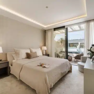 Modern semi-detached villa in the gated community of Banus Bay, Puerto Banus Picture 2