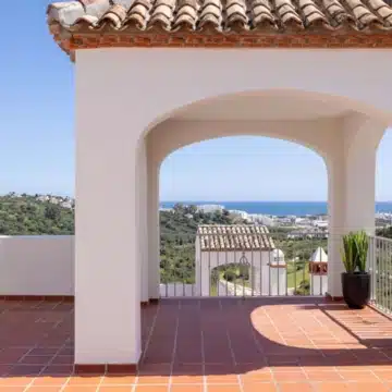 Altoasis – Townhouse with stunning Sea and Golf views in Santa Maria, Estepona Picture 8