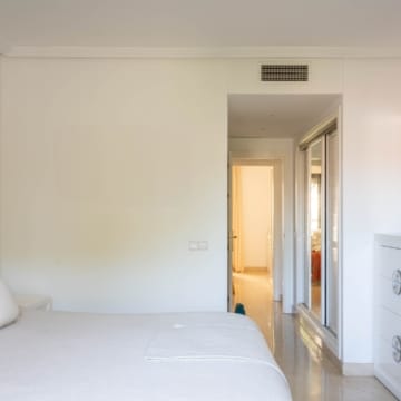 Elegant 2-bedroom apartment with charming interiors within the highly sought-after Los Arqueros Golf & Country Club, Benahavis Picture 19