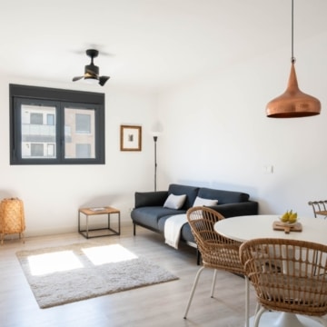 Brand new apartment with rooftop pool and stunning views in Estepona Picture 1