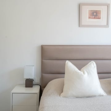 Brand new apartment with rooftop pool and stunning views in Estepona Picture 21