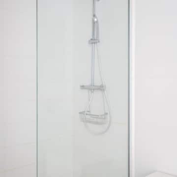 Brand new apartment with rooftop pool and stunning views in Estepona Picture 24