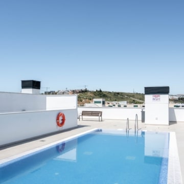 Brand new apartment with rooftop pool and stunning views in Estepona Picture 28