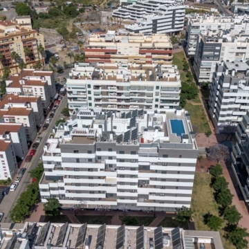 Brand new apartment with rooftop pool and stunning views in Estepona Picture 0