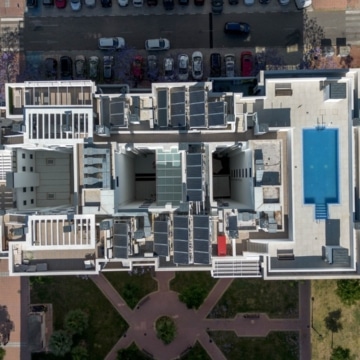 Brand new apartment with rooftop pool and stunning views in Estepona Picture 36