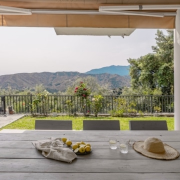 Elevated groundfloor apartment with breathtaking panoramic views of sorroundings in Istan Picture 0