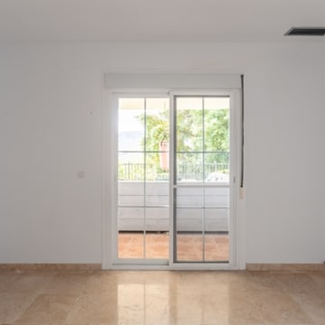 Elevated groundfloor apartment with breathtaking panoramic views of sorroundings in Istan Picture 5