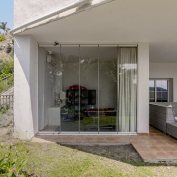 Elevated groundfloor apartment with breathtaking panoramic views of sorroundings in Istan Picture 10