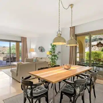 Stunning groundfloor apartment located in the prestigious Hacienda Señorío de Cifuentes, Benahavis Picture 0