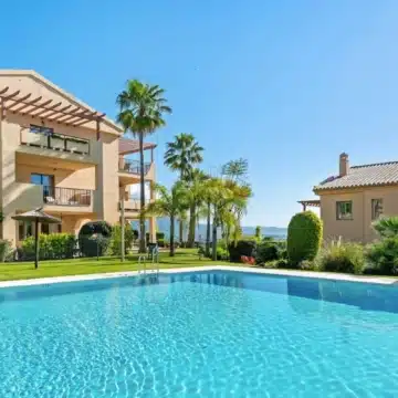 Stunning groundfloor apartment located in the prestigious Hacienda Señorío de Cifuentes, Benahavis Picture 16