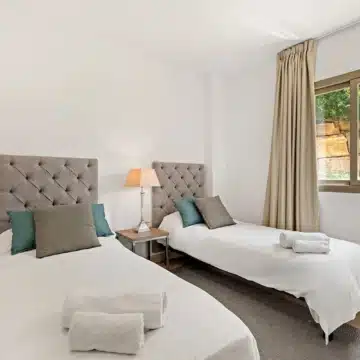 Stunning groundfloor apartment located in the prestigious Hacienda Señorío de Cifuentes, Benahavis Picture 8