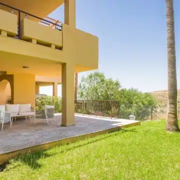 Stunning groundfloor apartment located in the prestigious Hacienda Señorío de Cifuentes, Benahavis Picture 1