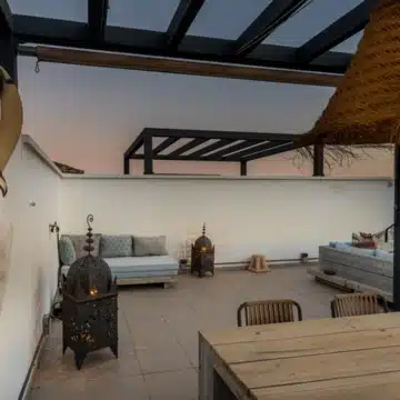 Frontline golf 3-bedroom penthouse with stunning views in Los Robles de Los Arqueros, Benahavis Picture 15
