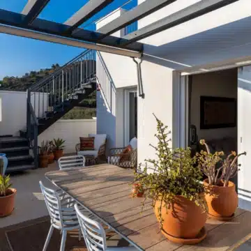 Frontline golf 3-bedroom penthouse with stunning views in Los Robles de Los Arqueros, Benahavis Picture 13
