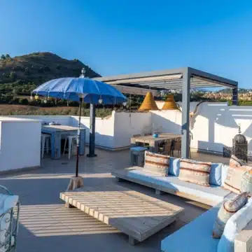 Frontline golf 3-bedroom penthouse with stunning views in Los Robles de Los Arqueros, Benahavis Picture 33