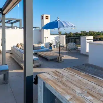 Frontline golf 3-bedroom penthouse with stunning views in Los Robles de Los Arqueros, Benahavis Picture 35