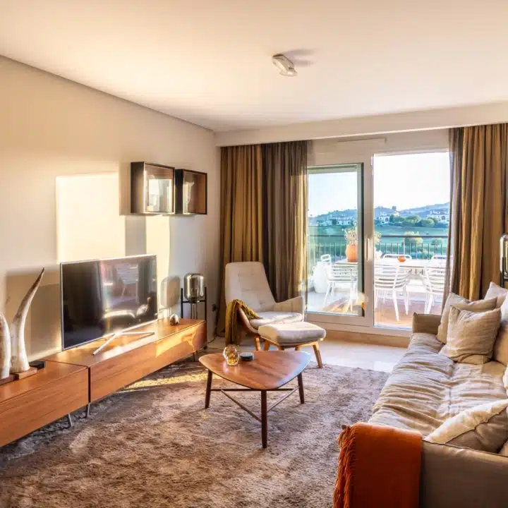 Frontline golf 3-bedroom penthouse with stunning views in Los Robles de Los Arqueros, Benahavis Picture