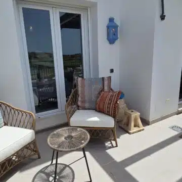 Frontline golf 3-bedroom penthouse with stunning views in Los Robles de Los Arqueros, Benahavis Picture 28