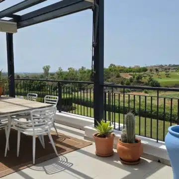 Frontline golf 3-bedroom penthouse with stunning views in Los Robles de Los Arqueros, Benahavis Picture 24
