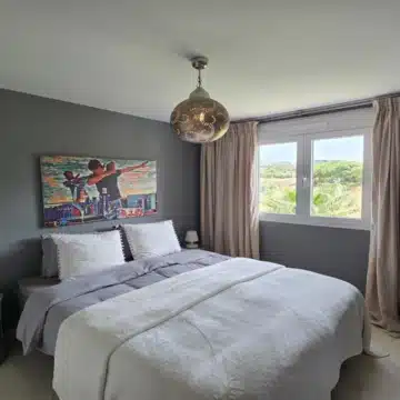 Frontline golf 3-bedroom penthouse with stunning views in Los Robles de Los Arqueros, Benahavis Picture 17