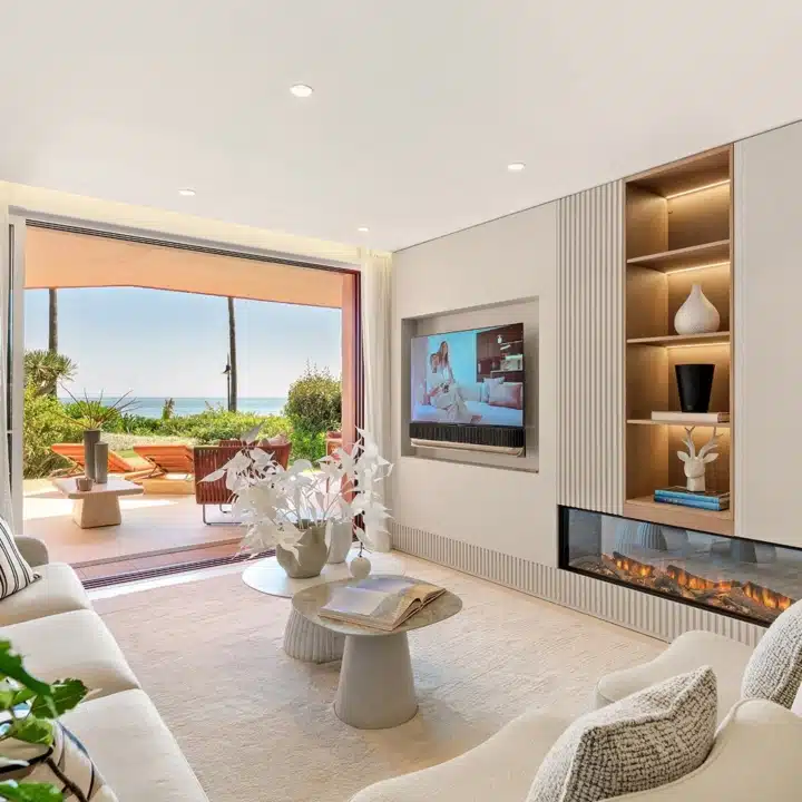 Newly renovated beachfront groundfloor apartment within the exclusive gated community of Menara Beach, Estepona Picture