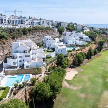 Amazing penthouse in an exclusive residential complex Tee 5 with panoramic sea views in Los Flamingos Golf Resort, Benahavis Picture 27