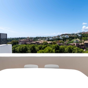 Amazing penthouse in an exclusive residential complex Tee 5 with panoramic sea views in Los Flamingos Golf Resort, Benahavis Picture 29