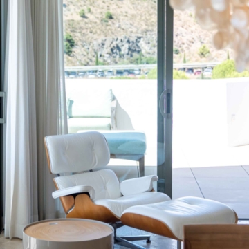 Amazing penthouse in an exclusive residential complex Tee 5 with panoramic sea views in Los Flamingos Golf Resort, Benahavis Picture 16