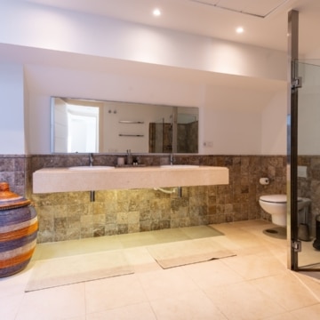 Amazing penthouse in an exclusive residential complex Tee 5 with panoramic sea views in Los Flamingos Golf Resort, Benahavis Picture 30