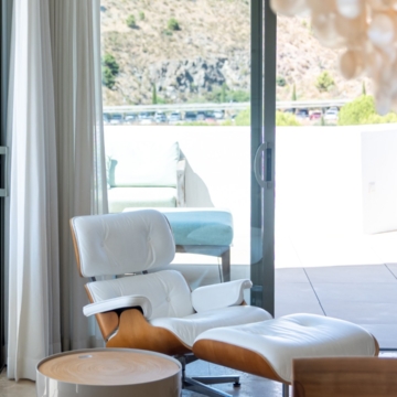 Amazing penthouse in an exclusive residential complex Tee 5 with panoramic sea views in Los Flamingos Golf Resort, Benahavis Picture 15