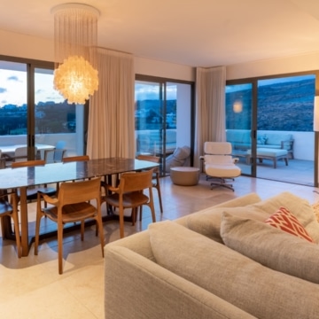 Amazing penthouse in an exclusive residential complex Tee 5 with panoramic sea views in Los Flamingos Golf Resort, Benahavis Picture 38